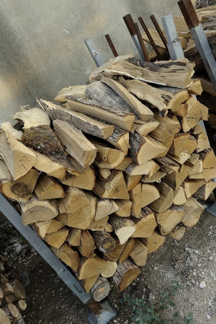 Bûches de bois de chauffage en gros plan
